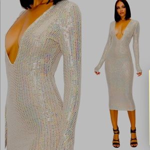 Long sleeve shiny midi fitted dress